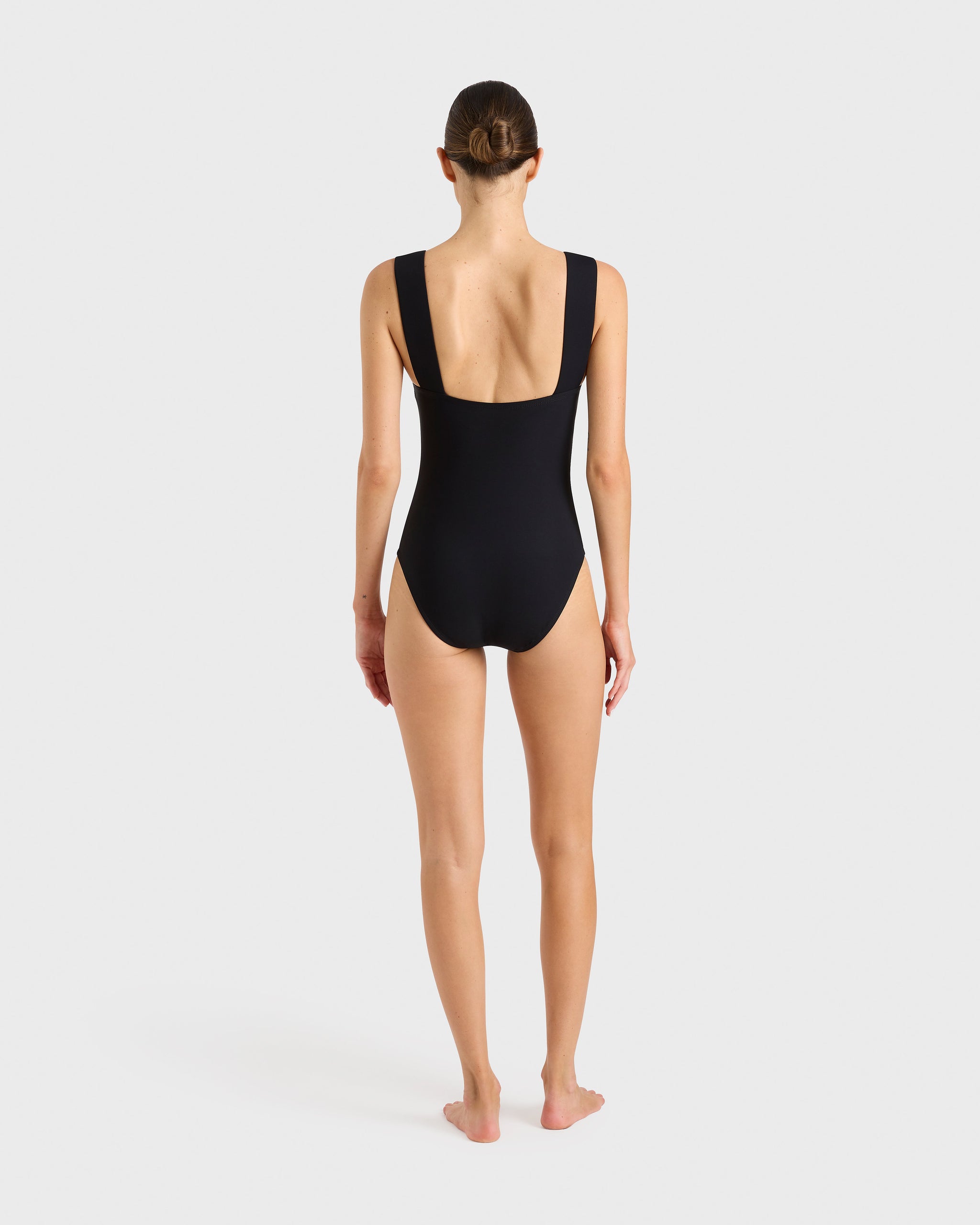 BONDI_BORN_Gwen_One_Piece_Blac